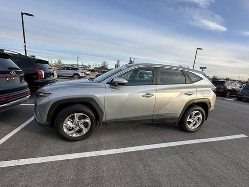 2024 Hyundai TUCSON SE