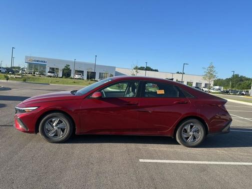 Red 2025 Hyundai ELANTRA SE