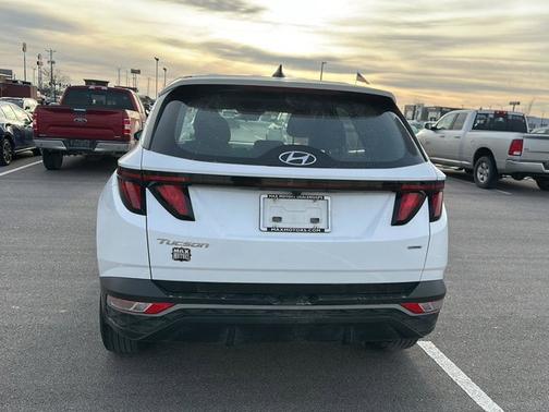 2024 Hyundai TUCSON SE