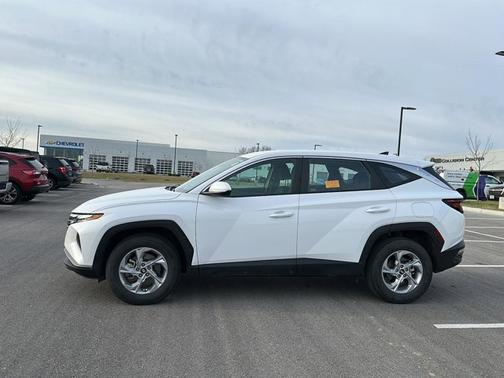 2024 Hyundai TUCSON SE