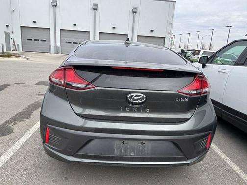 2022 Hyundai IONIQ Hybrid SE