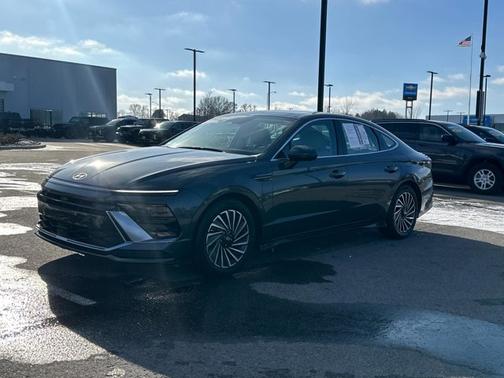 2025 Hyundai SONATA Hybrid Limited