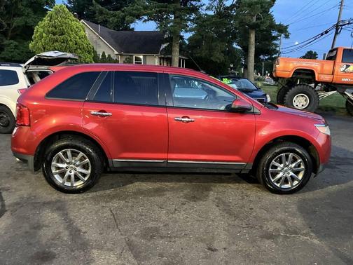 Black 2011 Ford Edge SEL
