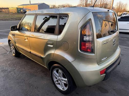 2010 Kia Soul +