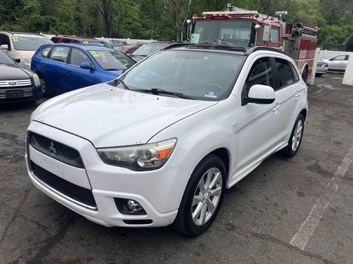 Diamond White Pearl 2012 Mitsubishi Outlander Sport SE