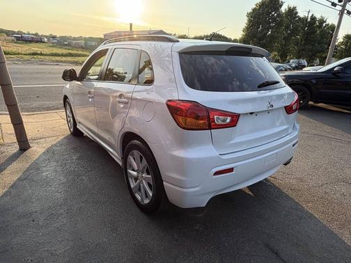Diamond White Pearl 2012 Mitsubishi Outlander Sport SE