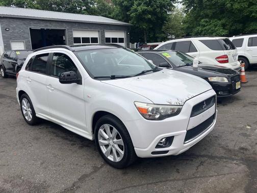 Diamond White Pearl 2012 Mitsubishi Outlander Sport SE