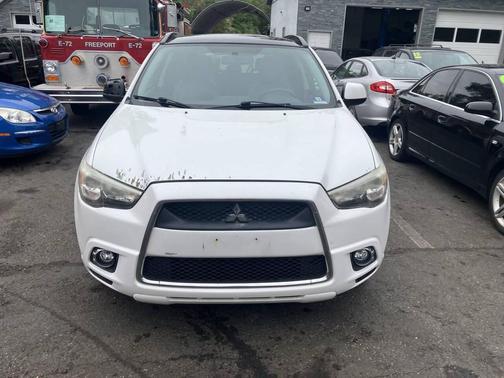 Diamond White Pearl 2012 Mitsubishi Outlander Sport SE