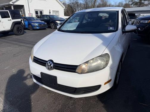 2010 Volkswagen Golf 4-Door
