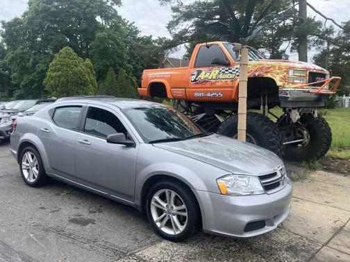 Billet Silver Metallic Clearcoat 2014 Dodge Avenger SE