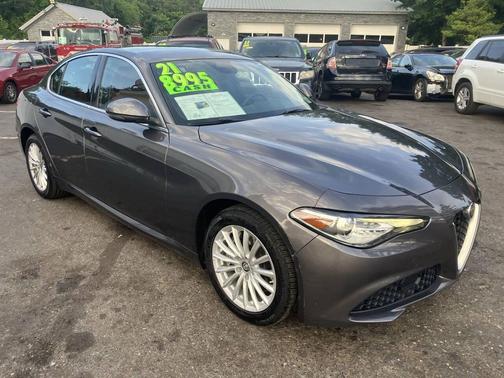 Gray 2021 Alfa Romeo Giulia Base