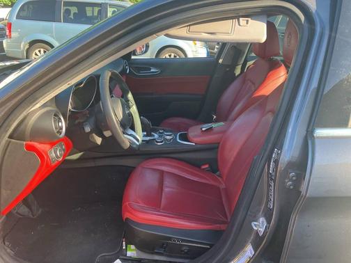 Gray 2021 Alfa Romeo Giulia Base