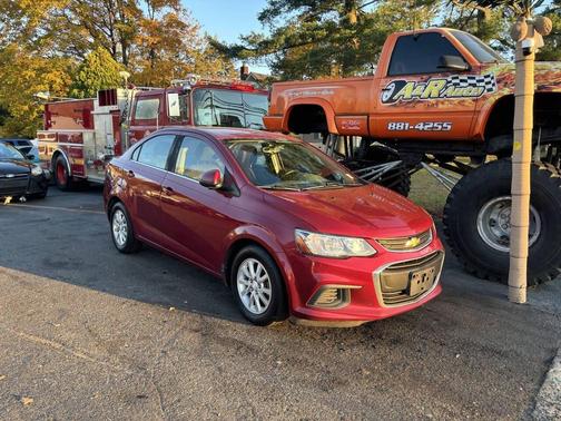 2020 Chevrolet Sonic FWD Sedan LT