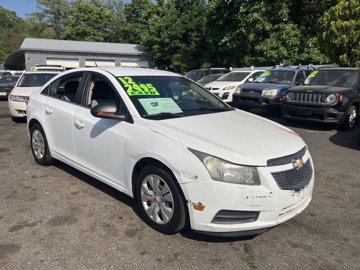 Summit White 2012 Chevrolet Cruze LS