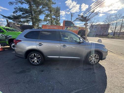 2017 Mitsubishi Outlander SE
