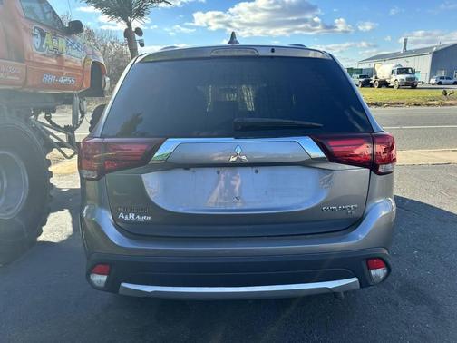 2017 Mitsubishi Outlander SE