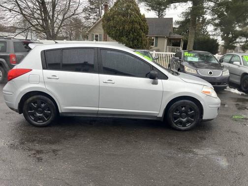 2009 Nissan Versa 1.8 S
