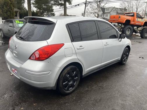2009 Nissan Versa 1.8 S