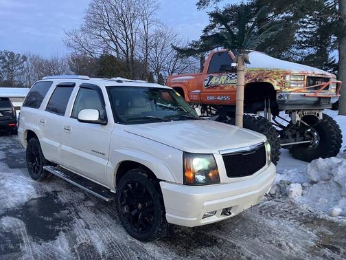 2005 Cadillac Escalade Base