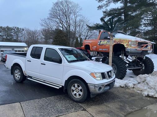 2005 Nissan Frontier SE Crew Cab