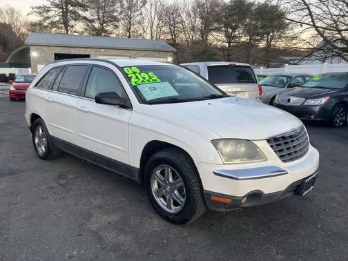 2004 Chrysler Pacifica Base
