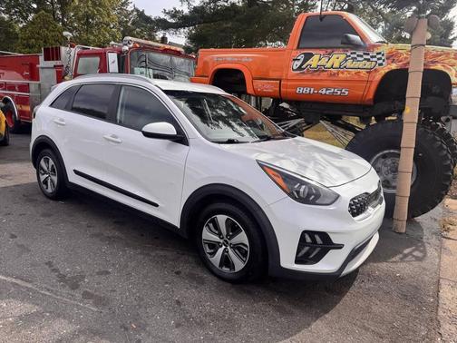 2022 Kia Niro LX