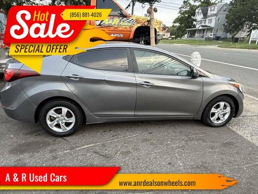 2014 Hyundai ELANTRA SE