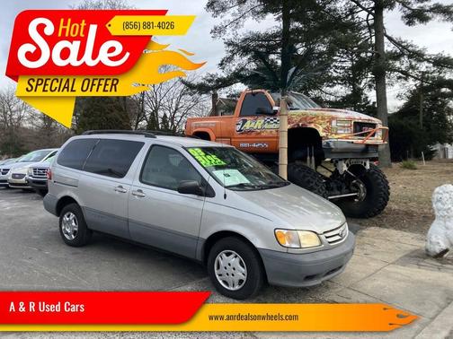 2003 Toyota Sienna LE