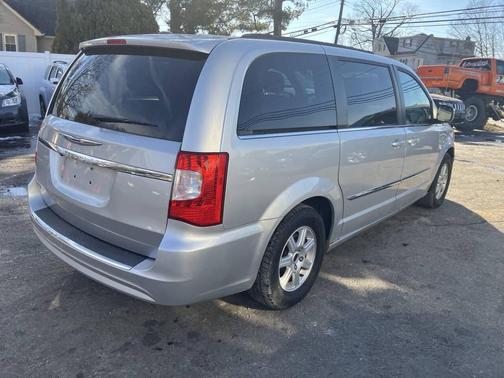 2011 Chrysler Town & Country Touring