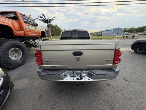 Gold 2005 Dodge Dakota SLT Quad Cab