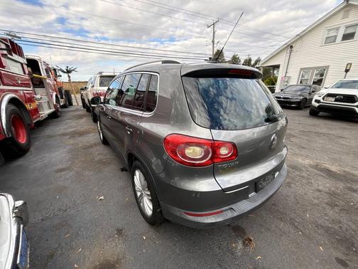 2011 Volkswagen Tiguan SEL