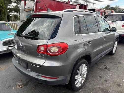 2011 Volkswagen Tiguan SEL