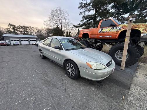 2003 Ford Taurus LX 4dr Sedan