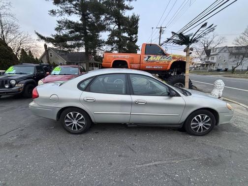2003 Ford Taurus LX 4dr Sedan