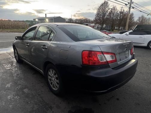 2009 Mitsubishi Galant Base