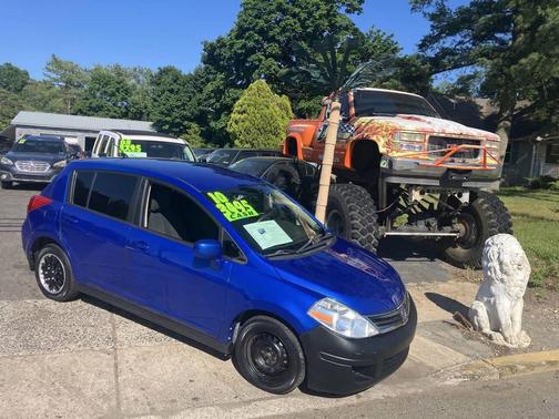Blue 2010 Nissan Versa 1.8 S