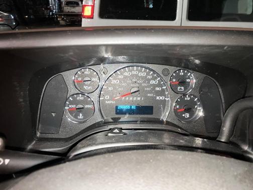 Summit White 2020 Chevrolet Express 2500 RWD 2500 Regular Wheelbase WT