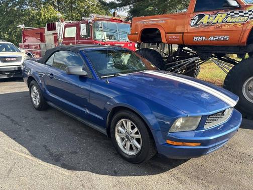 2006 Ford Mustang Base