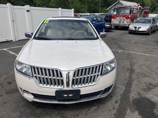 Champagne 2011 Lincoln MKZ Base