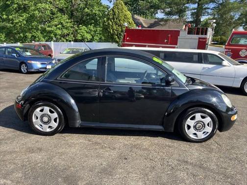 1998 Volkswagen New Beetle Base