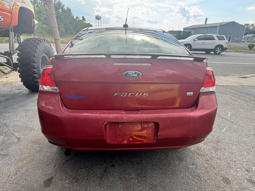 Sangria Red Metallic 2010 Ford Focus SE