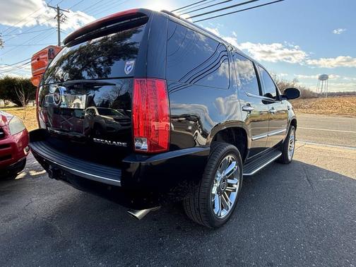 2008 Cadillac Escalade Base