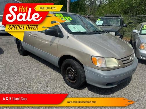 2003 Toyota Sienna LE