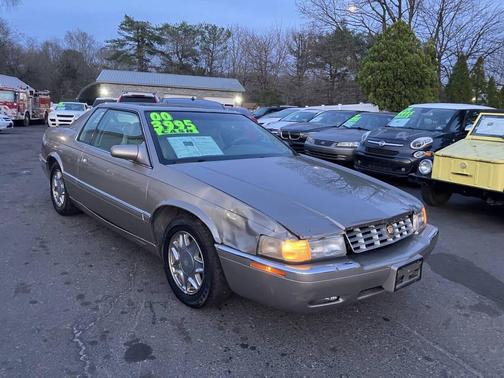 Tan 2000 Cadillac Eldorado ESC