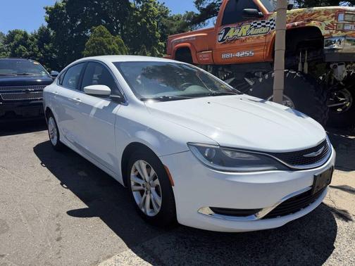White 2015 Chrysler 200 Limited