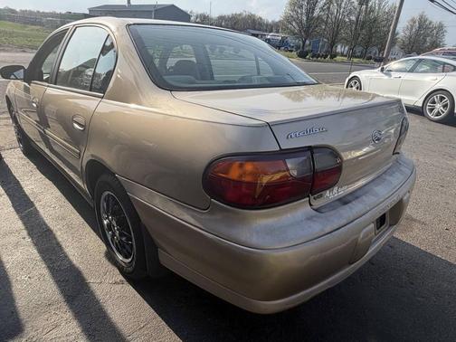 2001 Chevrolet Malibu Base