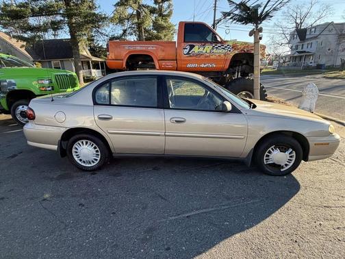 2001 Chevrolet Malibu Base