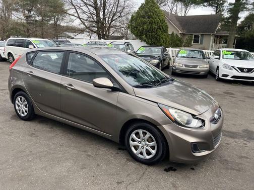 Tan 2014 Hyundai Accent GS