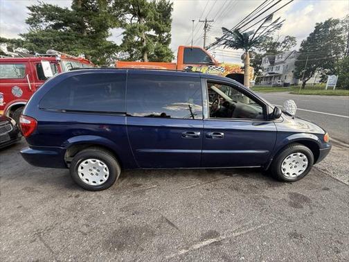 2003 Chrysler Town & Country LX
