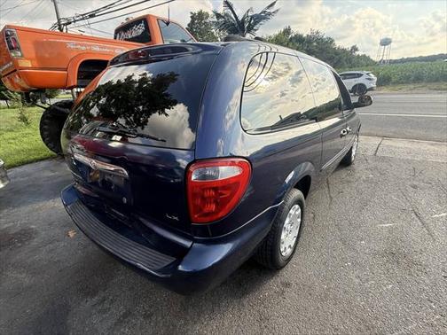 2003 Chrysler Town & Country LX